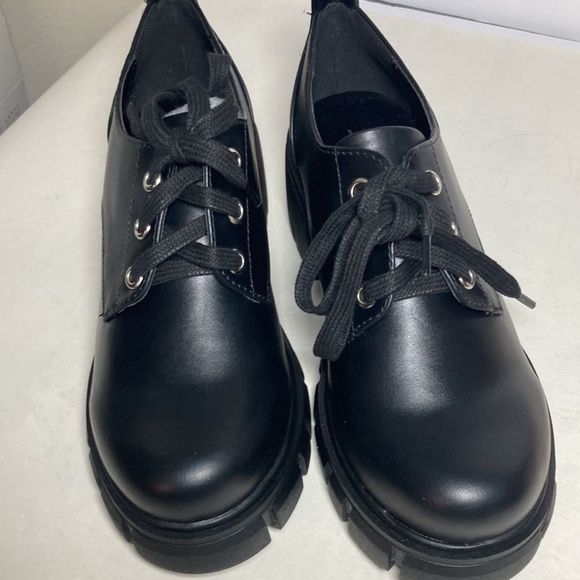NWT Ladies funky chunky black platform Oxford in size 6 so very trendy! - Picture 2 of 7